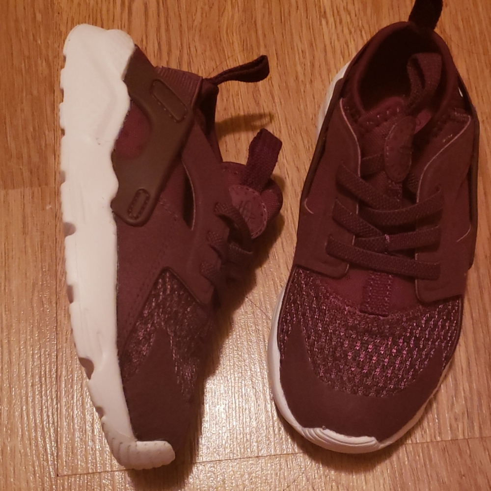 Nike toddler shoes